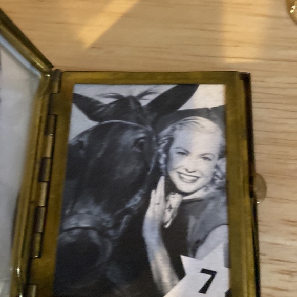 Ephemera 1950’s Mini Beauty Mate Book Photo Album - Picture 3 of 10